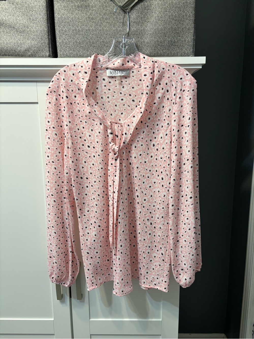 Kasper Light Pink Tie Front Long Sleeve Blouse Black White Floral Print L NWOT